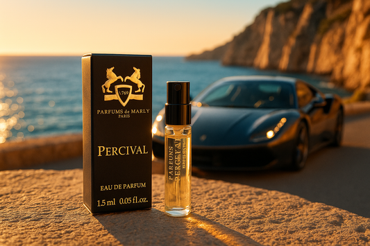 Parfums De Marly Percival 官方香水样品 1.5ml 0.05 fl. oz 香水测试仪，在海边的豪华轿车后面