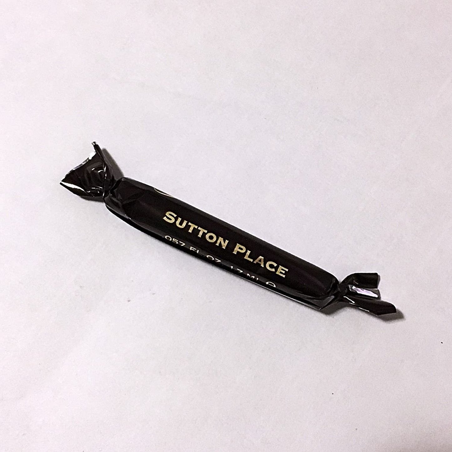 Bond No 9 萨顿广场 1.7 毫升 0.057 液体盎司盎司Virallinen hajuvesinäyte，Bond No 9 Sutton Place 1.7 ML 0.057 fl。盎司oficjalna próbka 香水，Bond No 9 Sutton Place 1.7 ML 0.057 fl.盎司官方 parfymprov, Bond No 9 Sutton Place 1.7 ML 0.057 fl.盎司官方香水，Bond No 9 Sutton Place 1.7 M