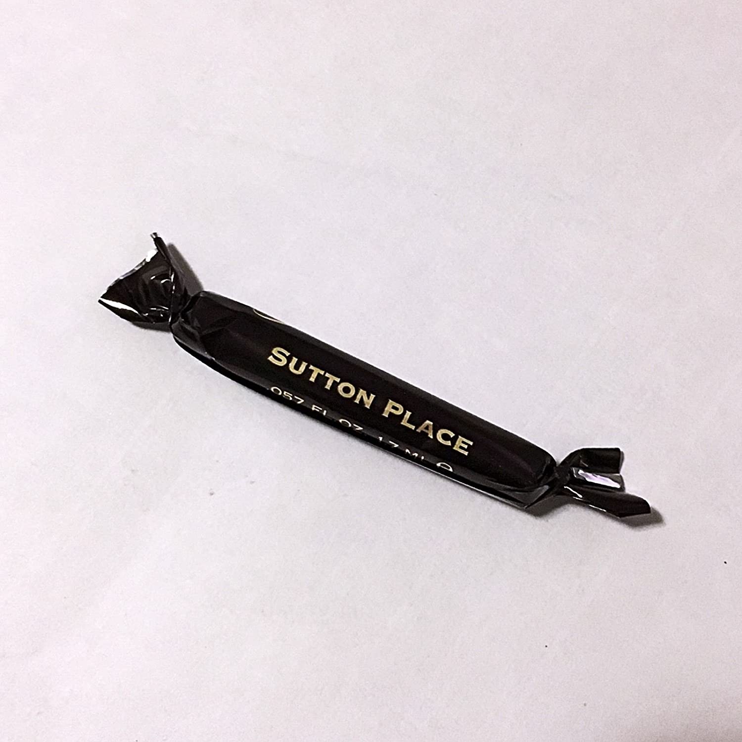 Bond No 9 萨顿广场 1.7 毫升 0.057 液体盎司盎司Virallinen hajuvesinäyte，Bond No 9 Sutton Place 1.7 ML 0.057 fl。盎司oficjalna próbka 香水，Bond No 9 Sutton Place 1.7 ML 0.057 fl.盎司官方 parfymprov, Bond No 9 Sutton Place 1.7 ML 0.057 fl.盎司官方香水，Bond No 9 Sutton Place 1.7 M